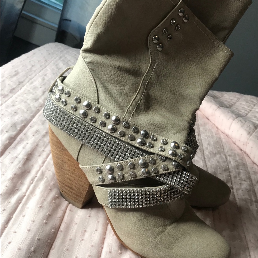 Buckle booties